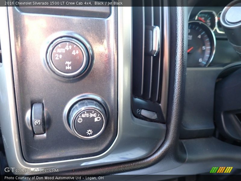 Controls of 2016 Silverado 1500 LT Crew Cab 4x4