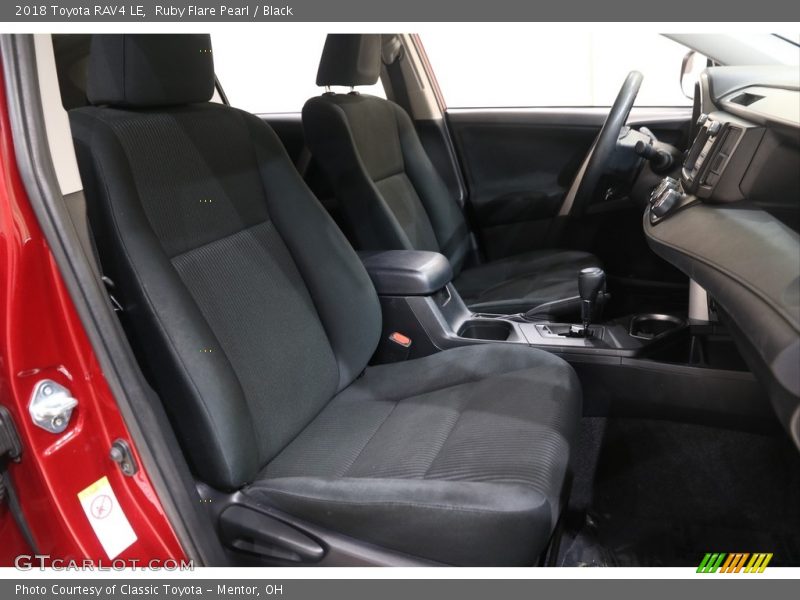 Ruby Flare Pearl / Black 2018 Toyota RAV4 LE