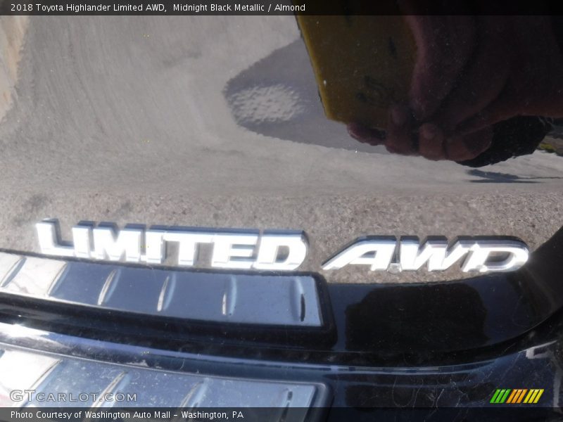 Midnight Black Metallic / Almond 2018 Toyota Highlander Limited AWD