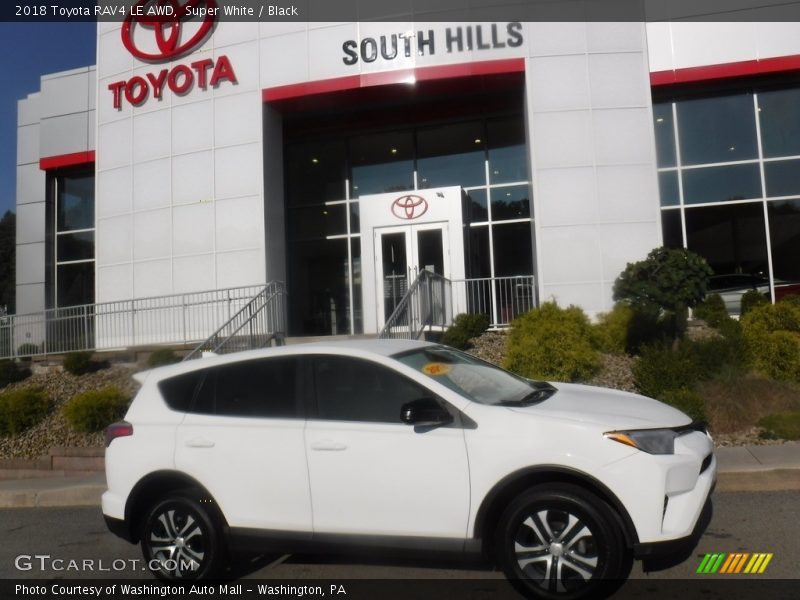 Super White / Black 2018 Toyota RAV4 LE AWD