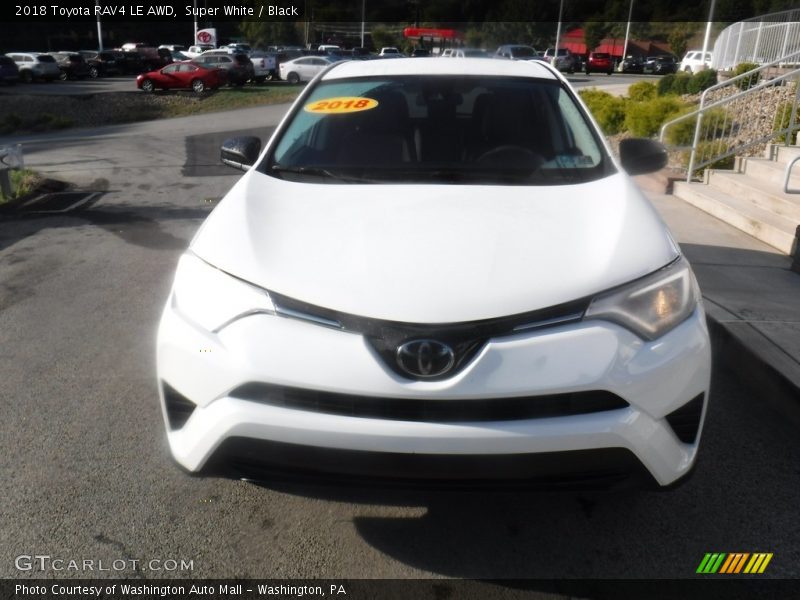 Super White / Black 2018 Toyota RAV4 LE AWD