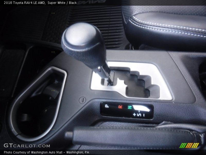 Super White / Black 2018 Toyota RAV4 LE AWD