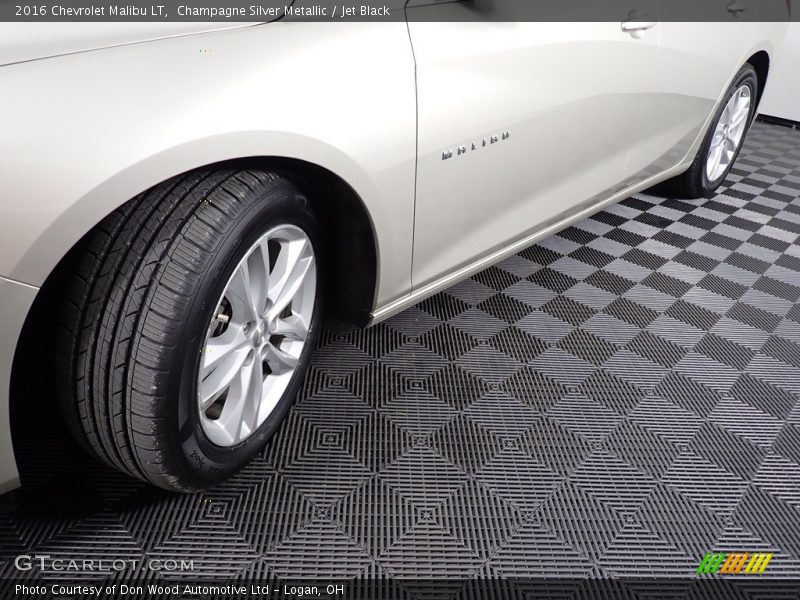 Champagne Silver Metallic / Jet Black 2016 Chevrolet Malibu LT