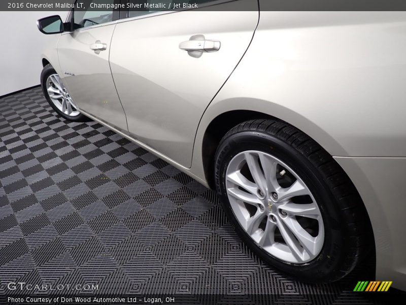 Champagne Silver Metallic / Jet Black 2016 Chevrolet Malibu LT