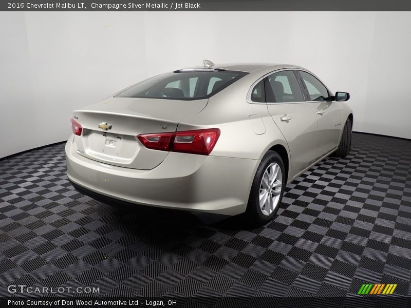 Champagne Silver Metallic / Jet Black 2016 Chevrolet Malibu LT