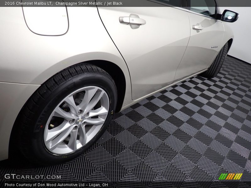 Champagne Silver Metallic / Jet Black 2016 Chevrolet Malibu LT
