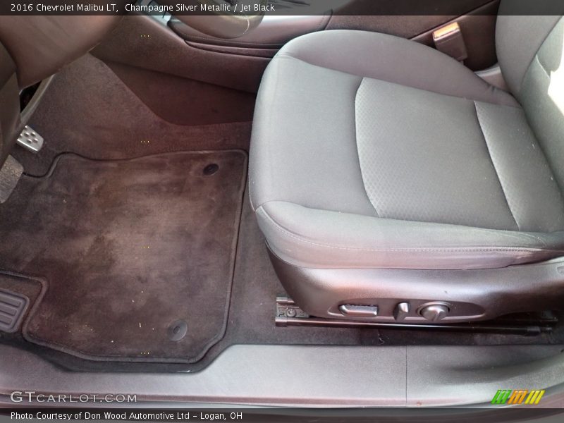 Champagne Silver Metallic / Jet Black 2016 Chevrolet Malibu LT