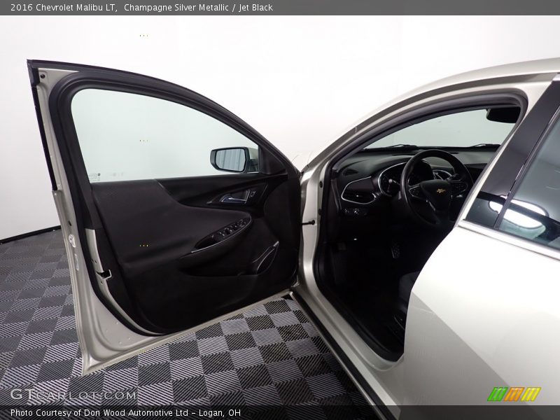 Champagne Silver Metallic / Jet Black 2016 Chevrolet Malibu LT