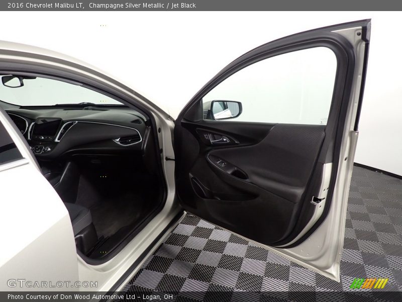 Champagne Silver Metallic / Jet Black 2016 Chevrolet Malibu LT