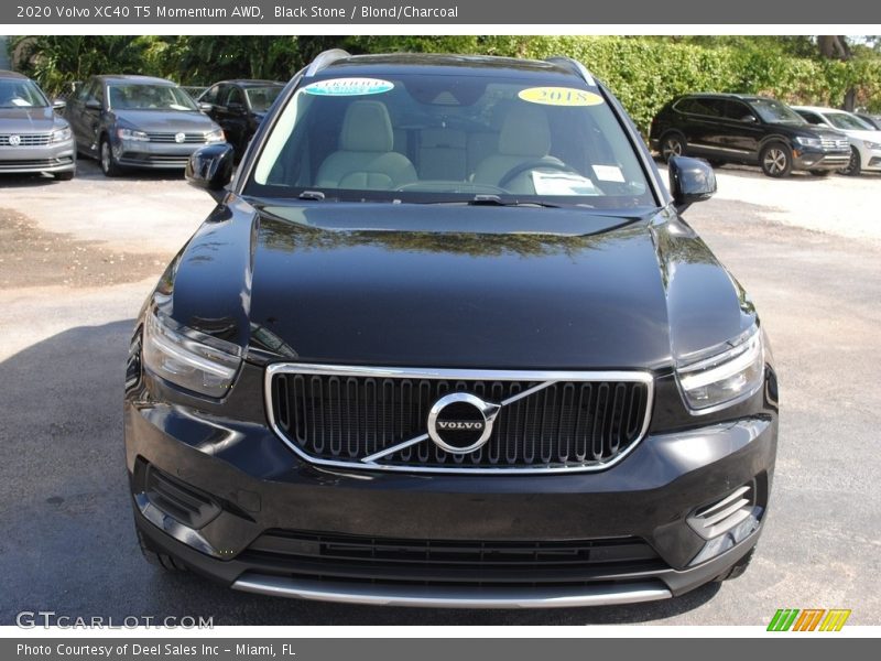 Black Stone / Blond/Charcoal 2020 Volvo XC40 T5 Momentum AWD