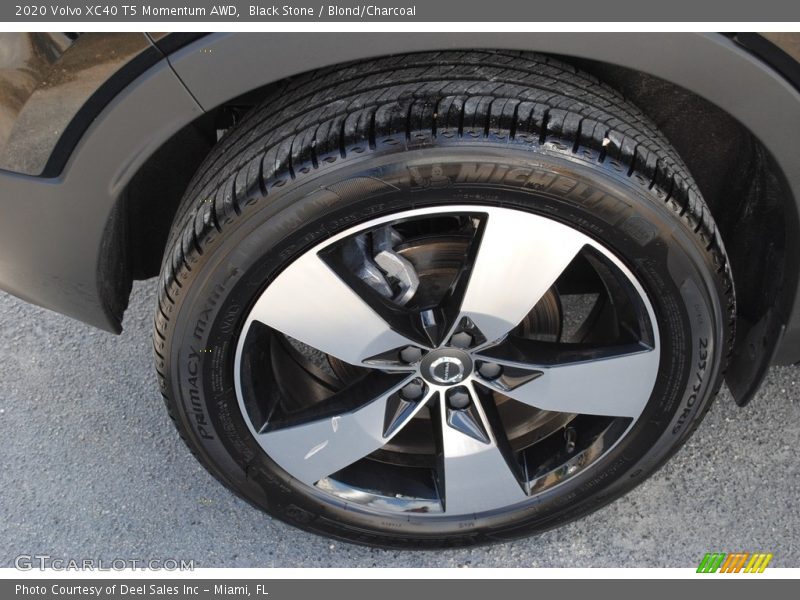 Black Stone / Blond/Charcoal 2020 Volvo XC40 T5 Momentum AWD