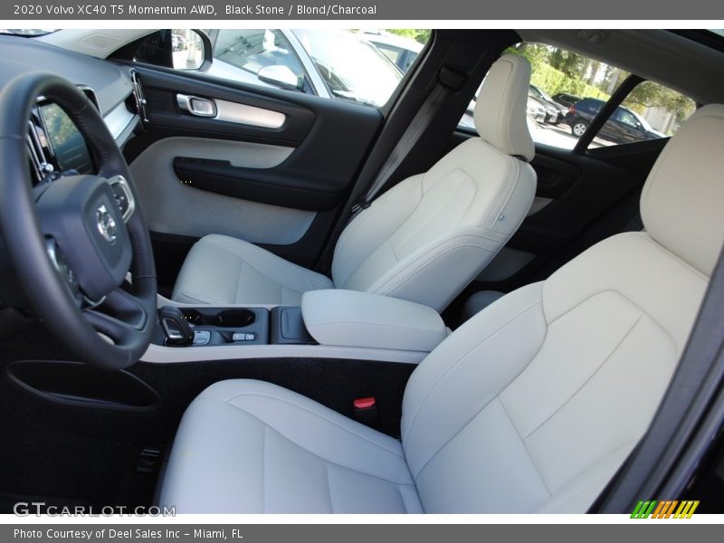 Black Stone / Blond/Charcoal 2020 Volvo XC40 T5 Momentum AWD