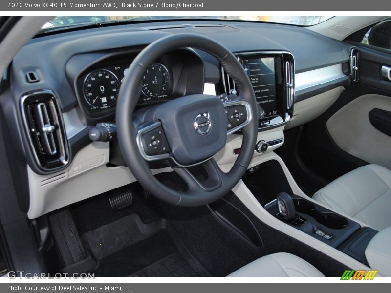 Black Stone / Blond/Charcoal 2020 Volvo XC40 T5 Momentum AWD