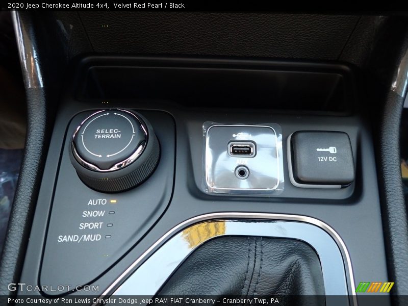 Velvet Red Pearl / Black 2020 Jeep Cherokee Altitude 4x4