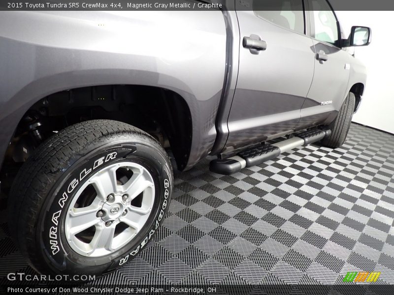 Magnetic Gray Metallic / Graphite 2015 Toyota Tundra SR5 CrewMax 4x4