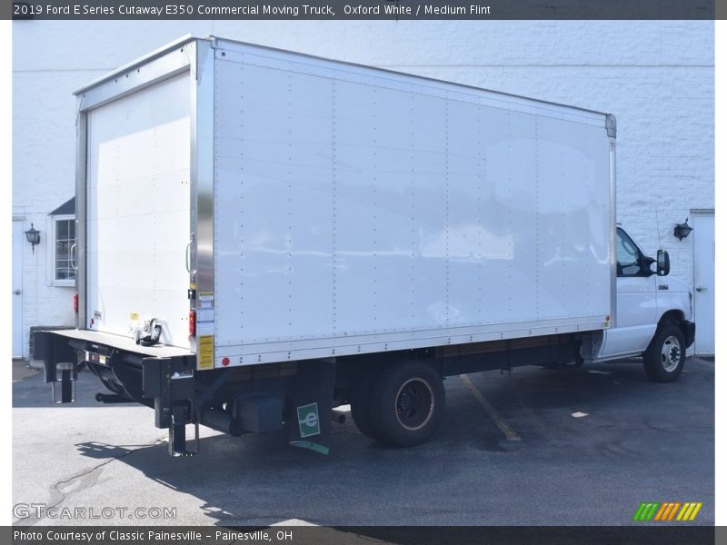 Oxford White / Medium Flint 2019 Ford E Series Cutaway E350 Commercial Moving Truck
