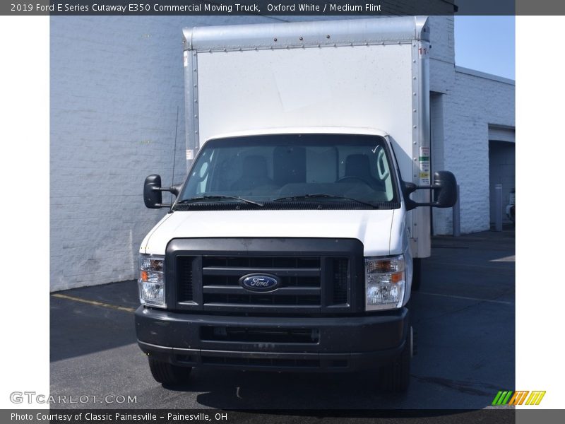 Oxford White / Medium Flint 2019 Ford E Series Cutaway E350 Commercial Moving Truck