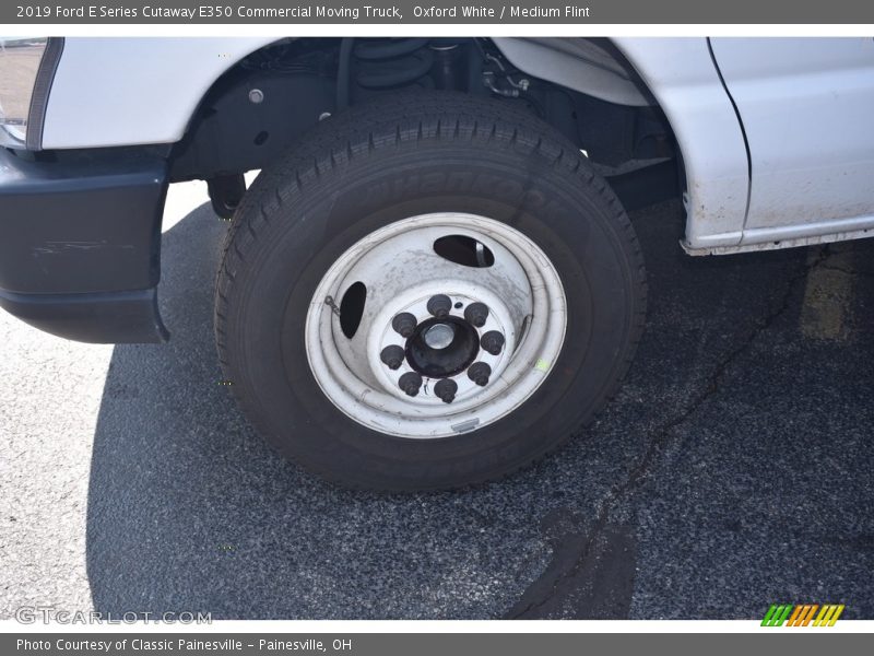 Oxford White / Medium Flint 2019 Ford E Series Cutaway E350 Commercial Moving Truck