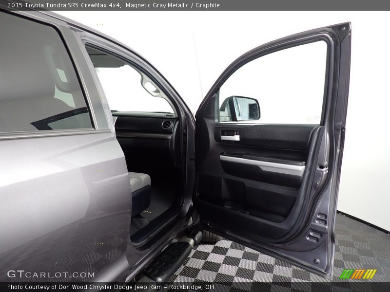 Magnetic Gray Metallic / Graphite 2015 Toyota Tundra SR5 CrewMax 4x4