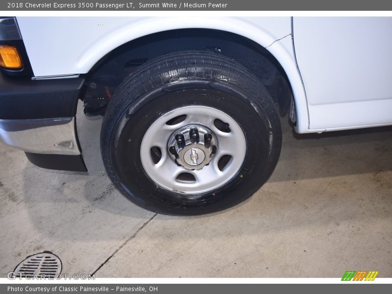 Summit White / Medium Pewter 2018 Chevrolet Express 3500 Passenger LT