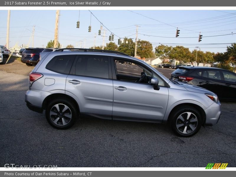 Ice Silver Metallic / Gray 2017 Subaru Forester 2.5i Premium