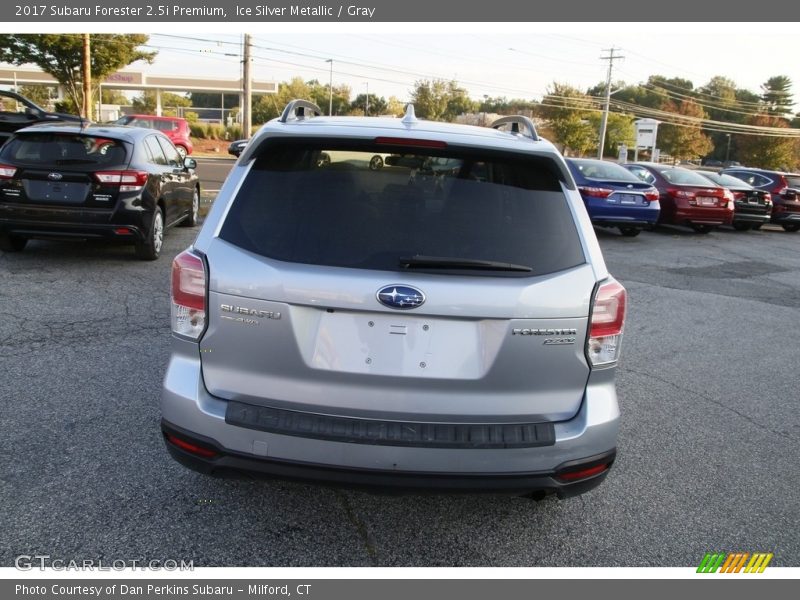 Ice Silver Metallic / Gray 2017 Subaru Forester 2.5i Premium