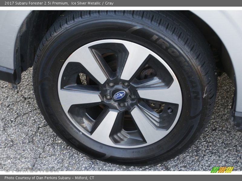 Ice Silver Metallic / Gray 2017 Subaru Forester 2.5i Premium