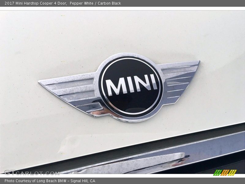 Pepper White / Carbon Black 2017 Mini Hardtop Cooper 4 Door