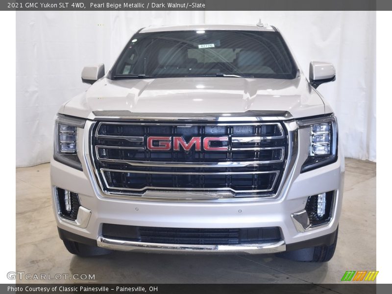 Pearl Beige Metallic / Dark Walnut/­Slate 2021 GMC Yukon SLT 4WD