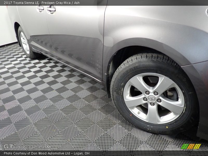 Predawn Gray Mica / Ash 2017 Toyota Sienna LE