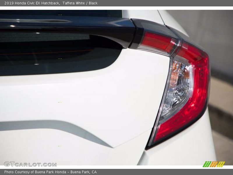 Taffeta White / Black 2019 Honda Civic EX Hatchback