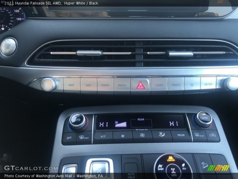 Controls of 2021 Palisade SEL AWD