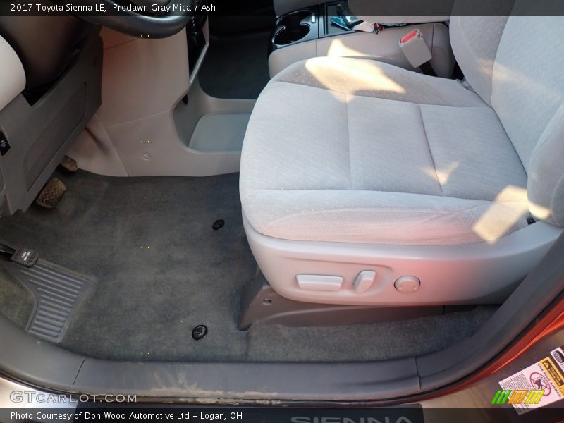 Predawn Gray Mica / Ash 2017 Toyota Sienna LE