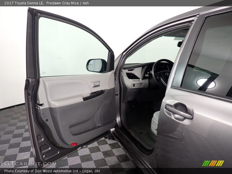 Predawn Gray Mica / Ash 2017 Toyota Sienna LE