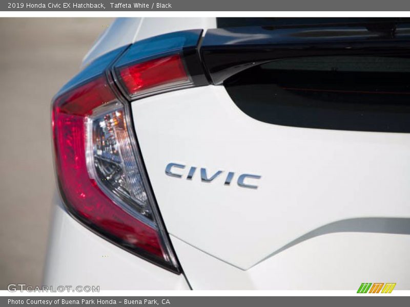 Taffeta White / Black 2019 Honda Civic EX Hatchback