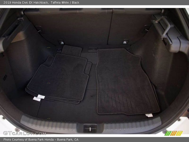 Taffeta White / Black 2019 Honda Civic EX Hatchback