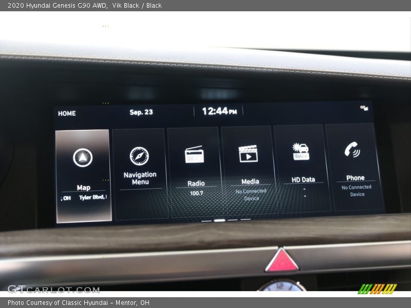 Controls of 2020 Genesis G90 AWD