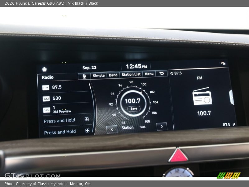 Controls of 2020 Genesis G90 AWD