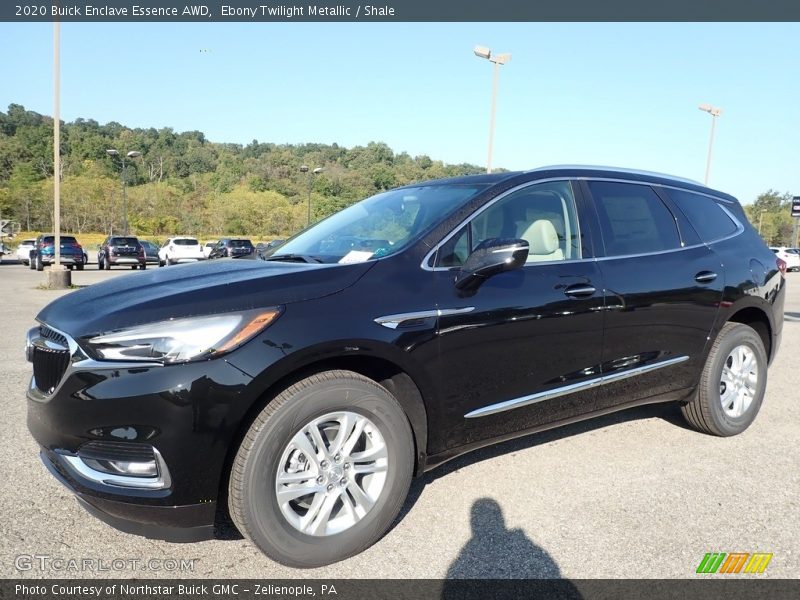 Front 3/4 View of 2020 Enclave Essence AWD