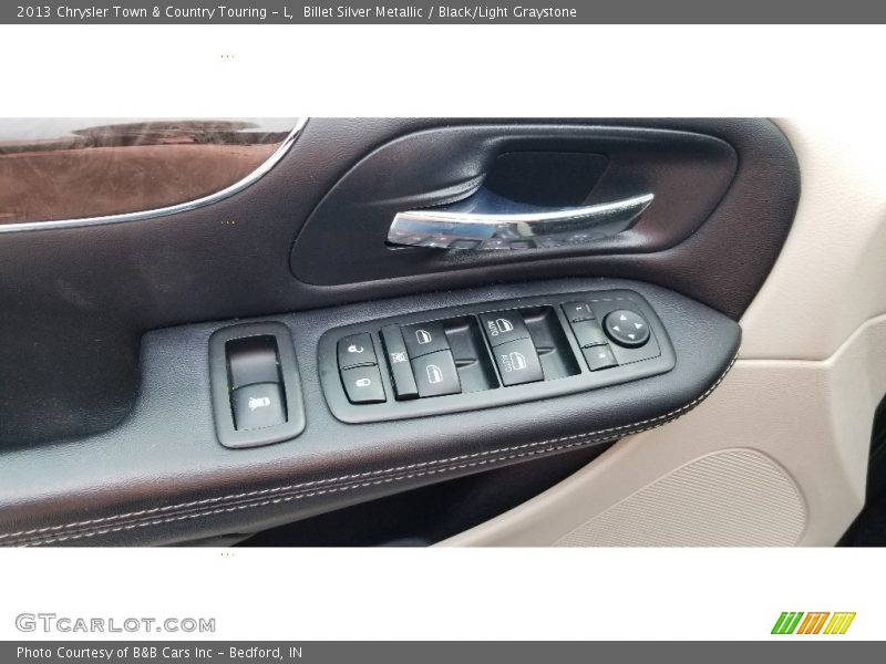 Billet Silver Metallic / Black/Light Graystone 2013 Chrysler Town & Country Touring - L