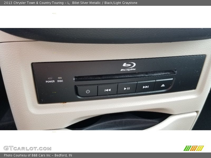 Billet Silver Metallic / Black/Light Graystone 2013 Chrysler Town & Country Touring - L