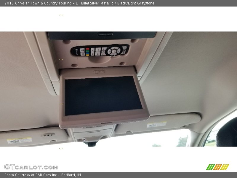 Billet Silver Metallic / Black/Light Graystone 2013 Chrysler Town & Country Touring - L