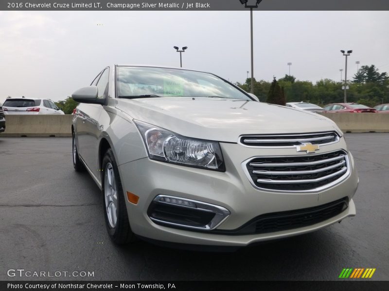 Champagne Silver Metallic / Jet Black 2016 Chevrolet Cruze Limited LT