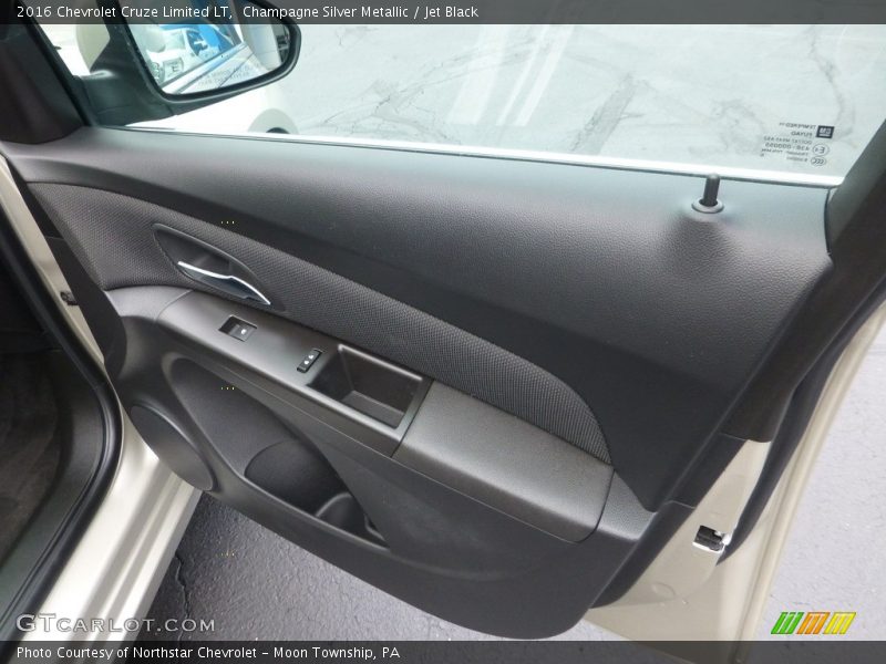 Champagne Silver Metallic / Jet Black 2016 Chevrolet Cruze Limited LT