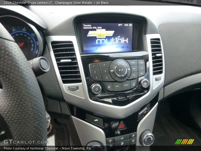 Champagne Silver Metallic / Jet Black 2016 Chevrolet Cruze Limited LT