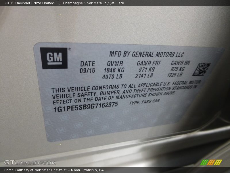 Champagne Silver Metallic / Jet Black 2016 Chevrolet Cruze Limited LT