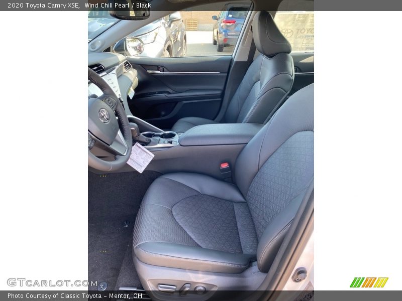 Wind Chill Pearl / Black 2020 Toyota Camry XSE