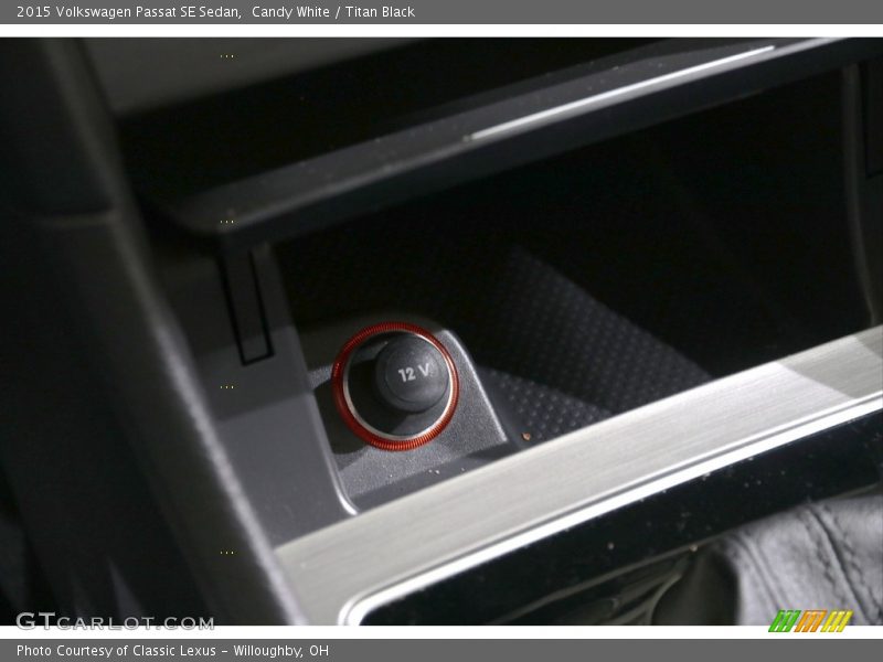 Candy White / Titan Black 2015 Volkswagen Passat SE Sedan