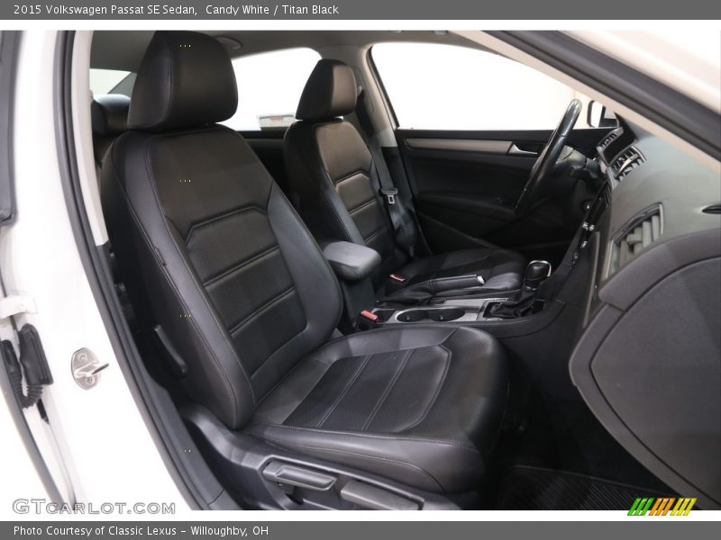Candy White / Titan Black 2015 Volkswagen Passat SE Sedan