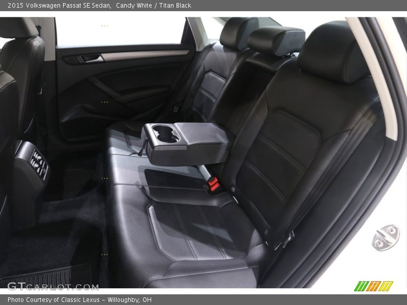 Candy White / Titan Black 2015 Volkswagen Passat SE Sedan